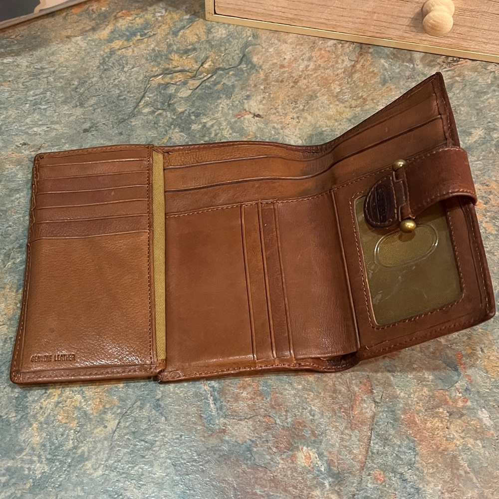 Vintage Fossil Brown Leather Wallet 6” wide X 3.6” long. - Picture 4 of 5